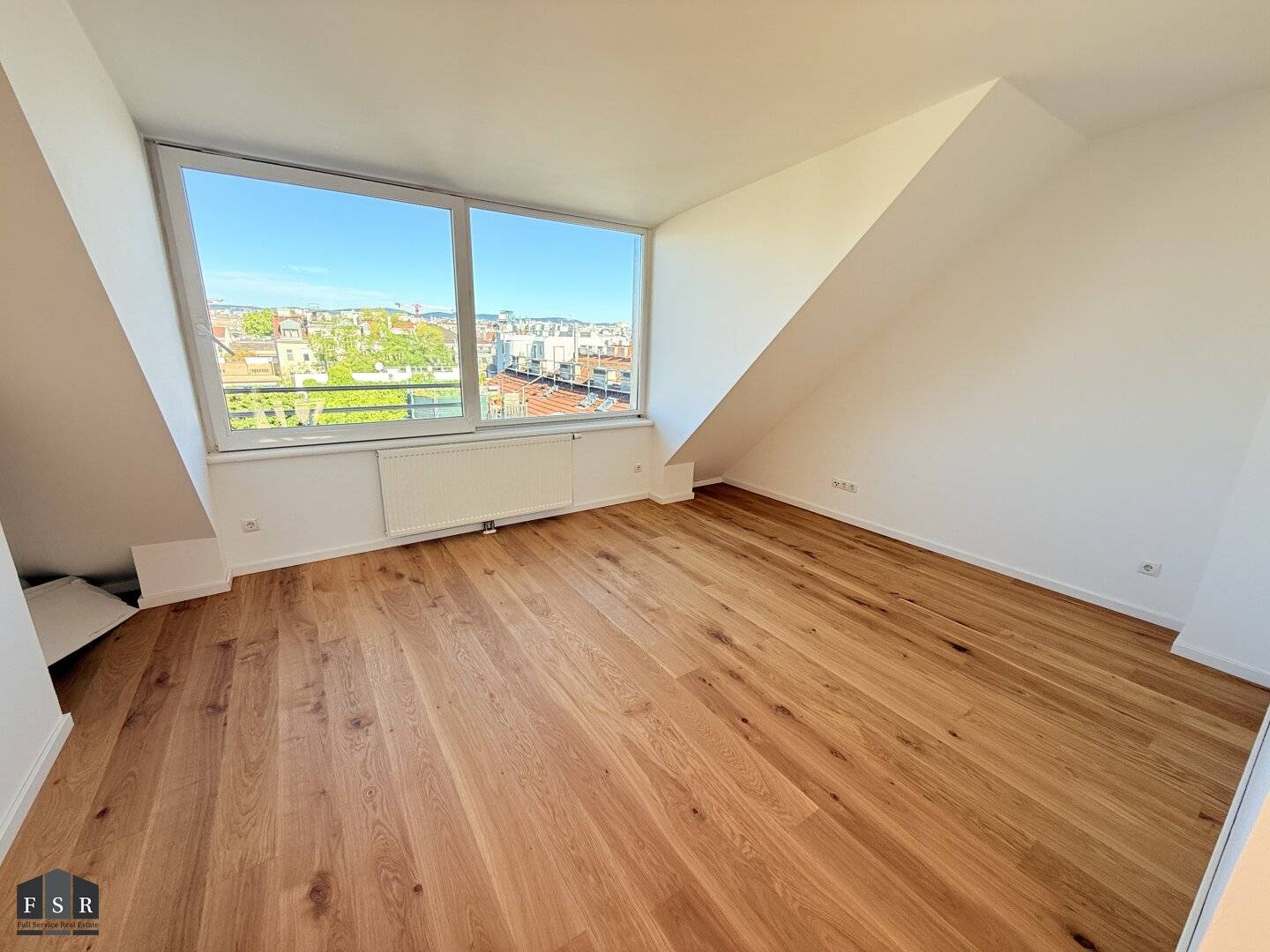 3-Zimmer Dachgeschoss-Wohnung mit Balkon in Wien 5, Siebenbrunnengasse