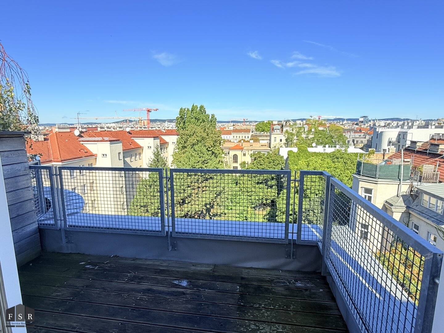 Dachgeschoss-Wohnung mit Terrasse & Garten in Margareten, Wien