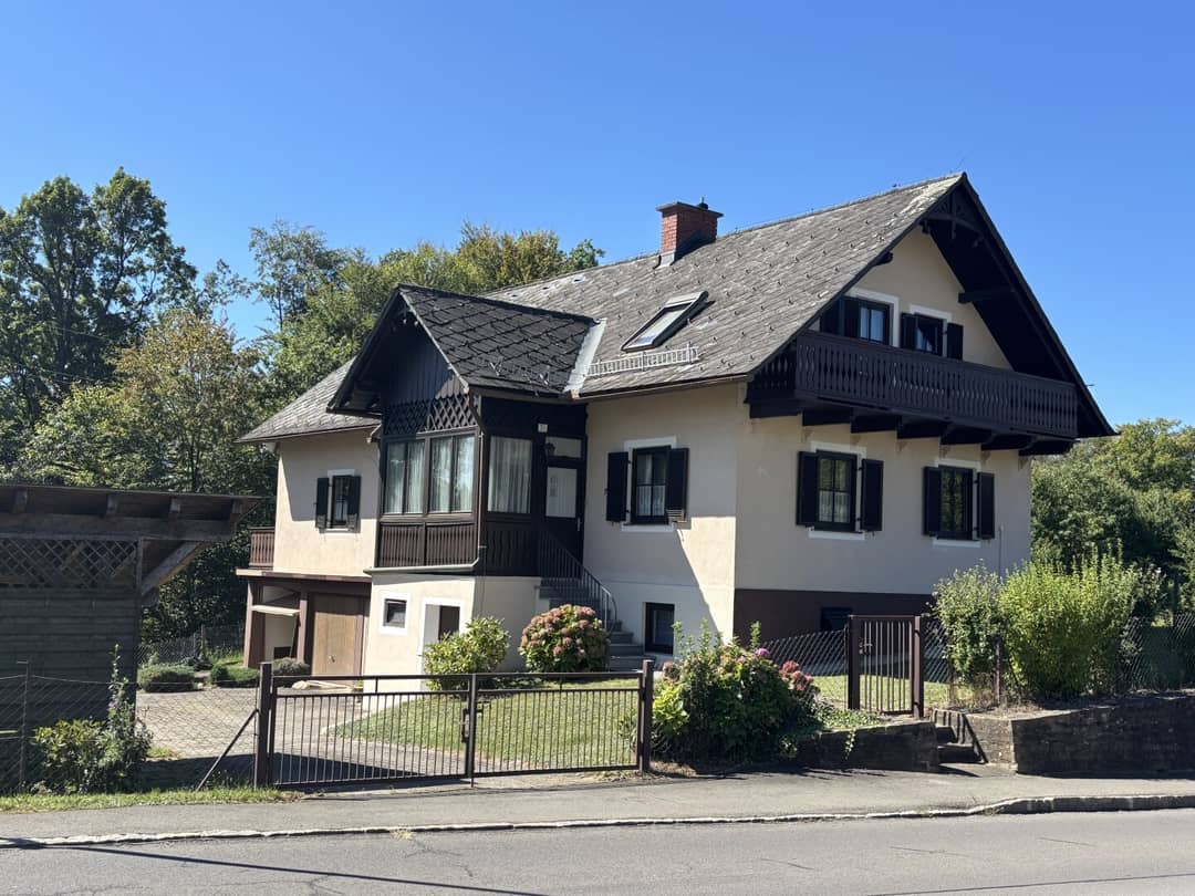 Einfamilienhaus in Klöch, mit 7 Zimmern und Blick in die Weinberge