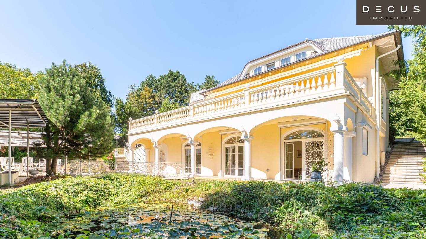Luxury villa in green prime location on the sunny hillside