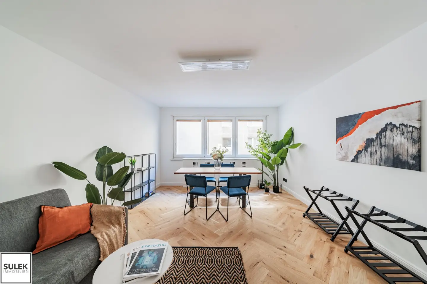 Apartment with quiet courtyard and modern kitchen