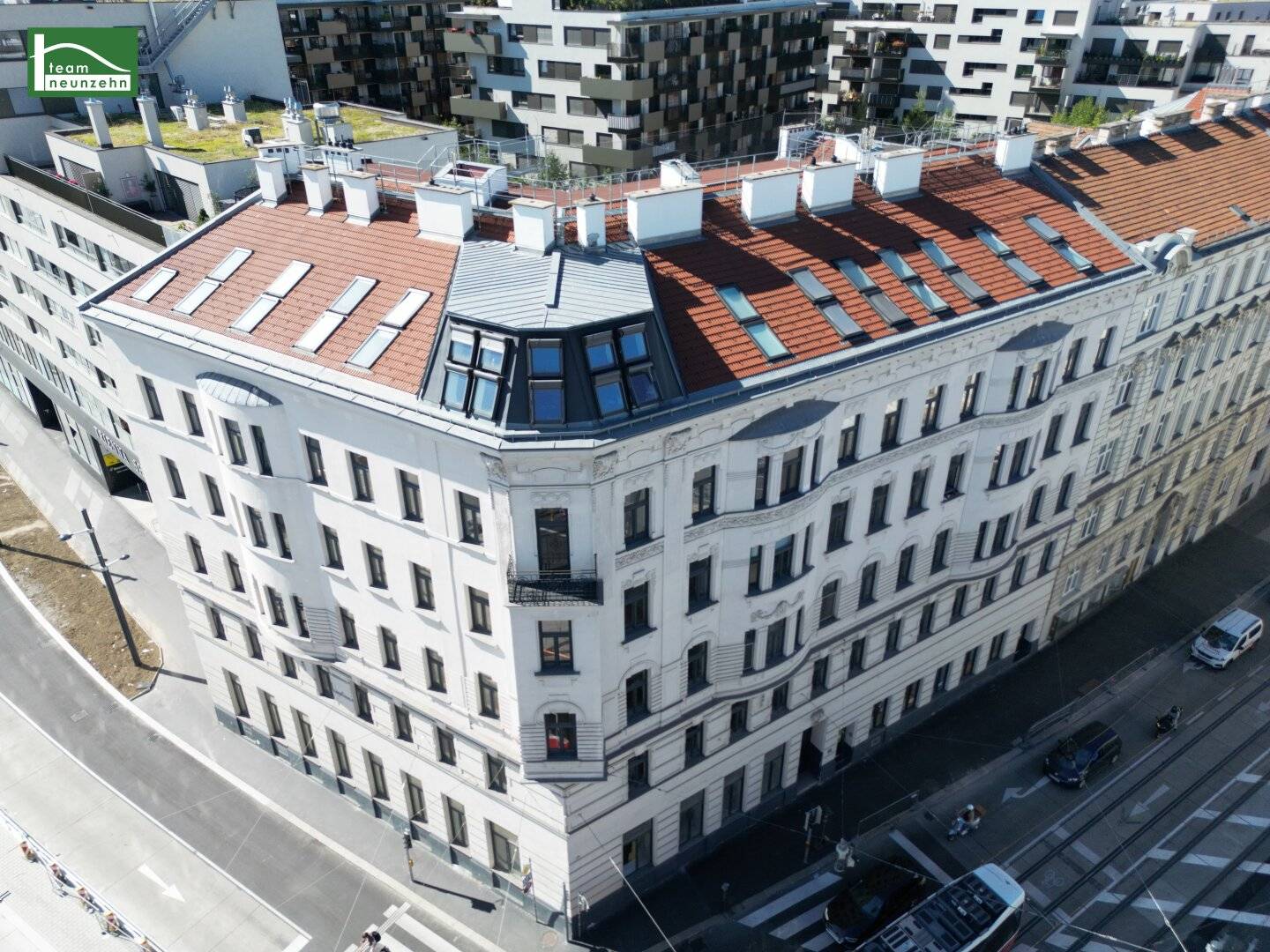 Commission-free! Exclusive large city apartment in top location - Noble living on 126 m² plus loggia and high-quality fittings