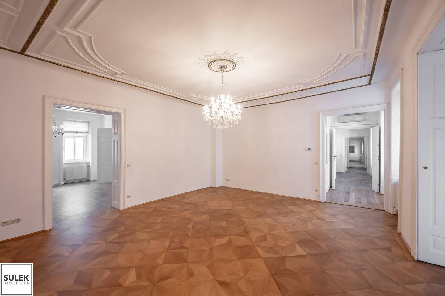 Großzügiges Büro mit Innenhof-Terrasse in 1050 Wien
