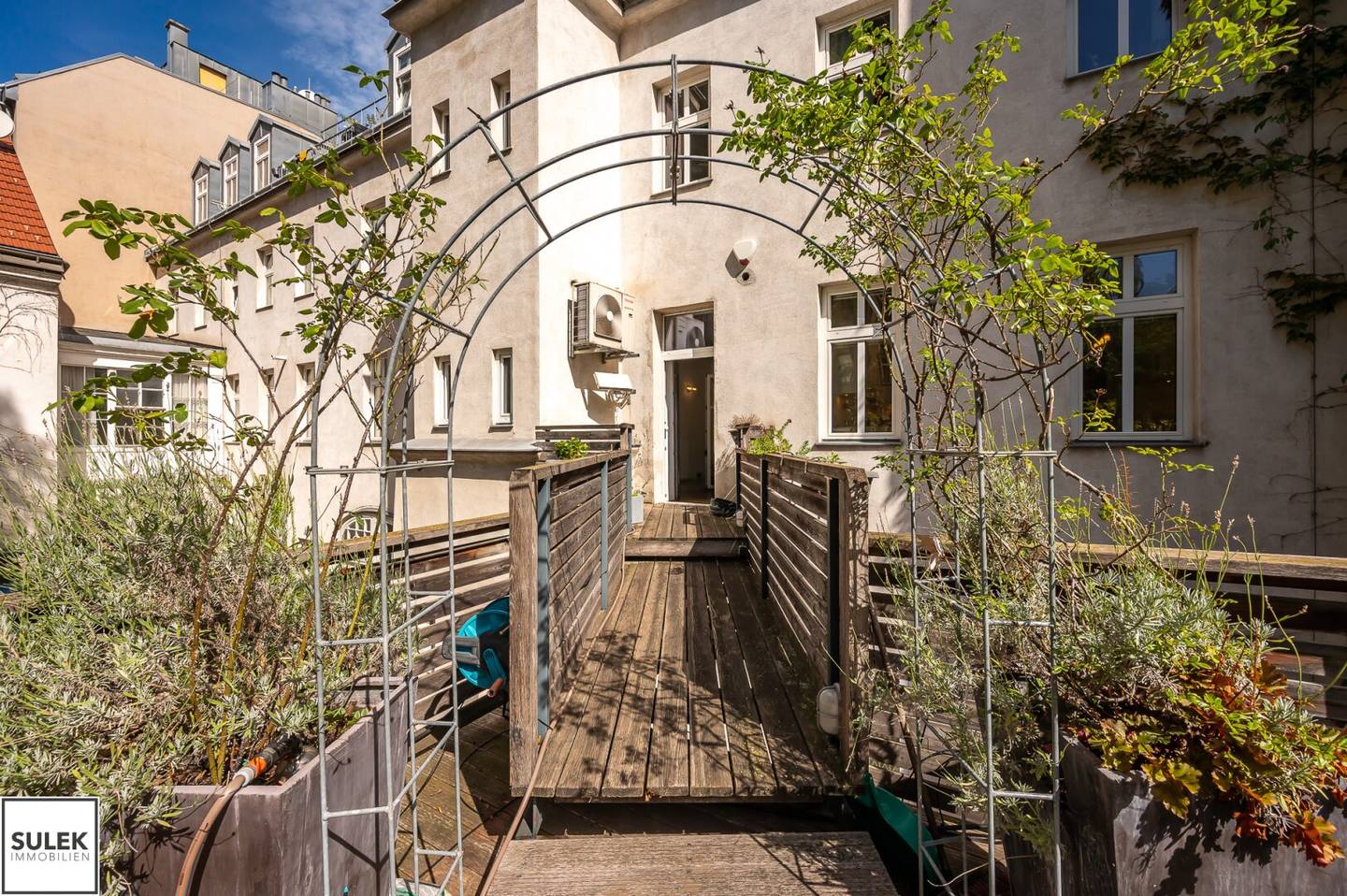 Großzügiges Büro mit Innenhof-Terrasse in 1050 Wien