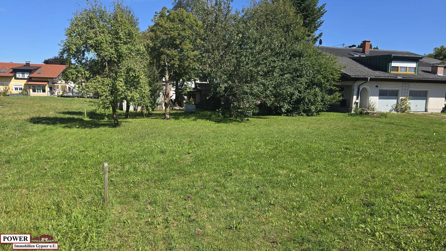 Attraktives Baugrundstück in Lochen am See – Bauland, Südseite