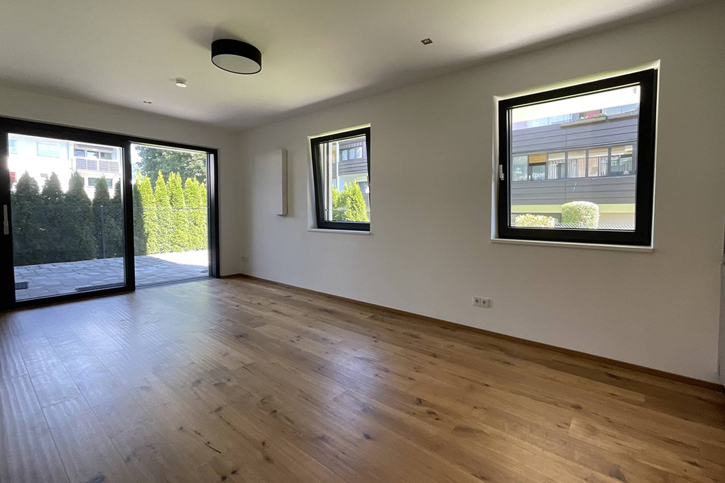 Hochwertige 2-Zimmer-Gartenwohnung mit Tiefgarage in St. Johann