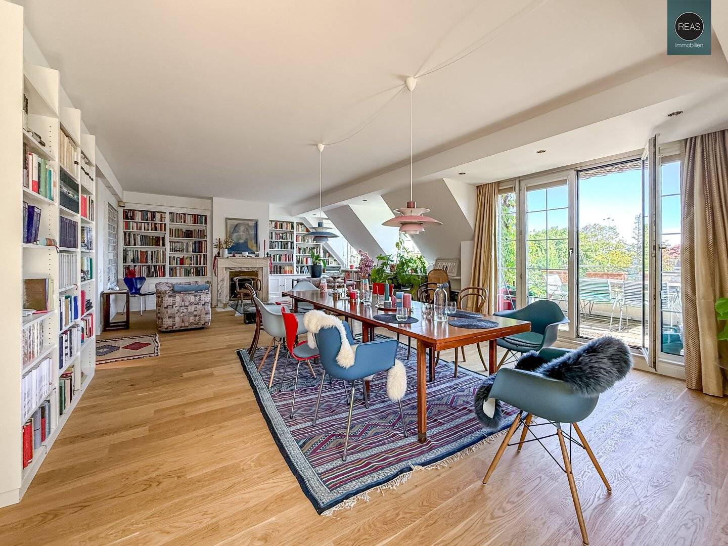 Commission-free: Döblinger Cottage Air-conditioned luxury penthouse apartment with 2 terraces Garages available