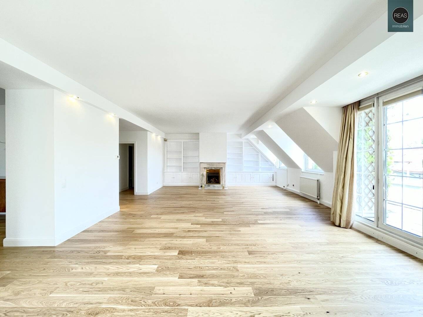 Commission-free: Döblinger Cottage Air-conditioned luxury penthouse apartment with 2 terraces Garages available