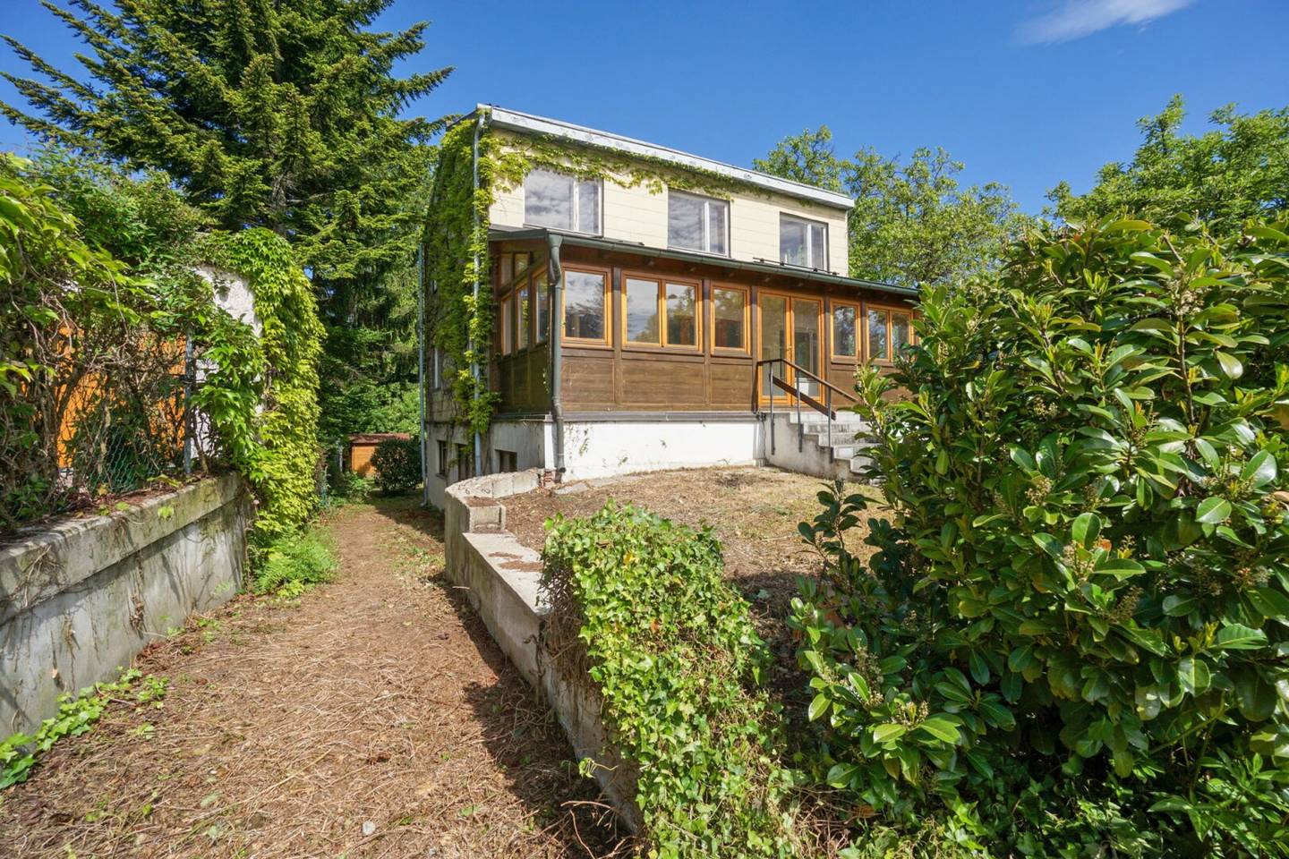 Special feature! Level, fully serviced plot at Wolfersberg