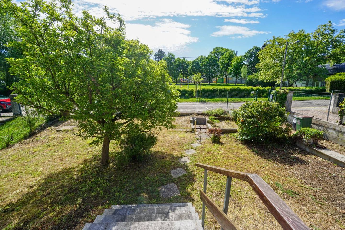 Special feature! Level, fully serviced plot at Wolfersberg