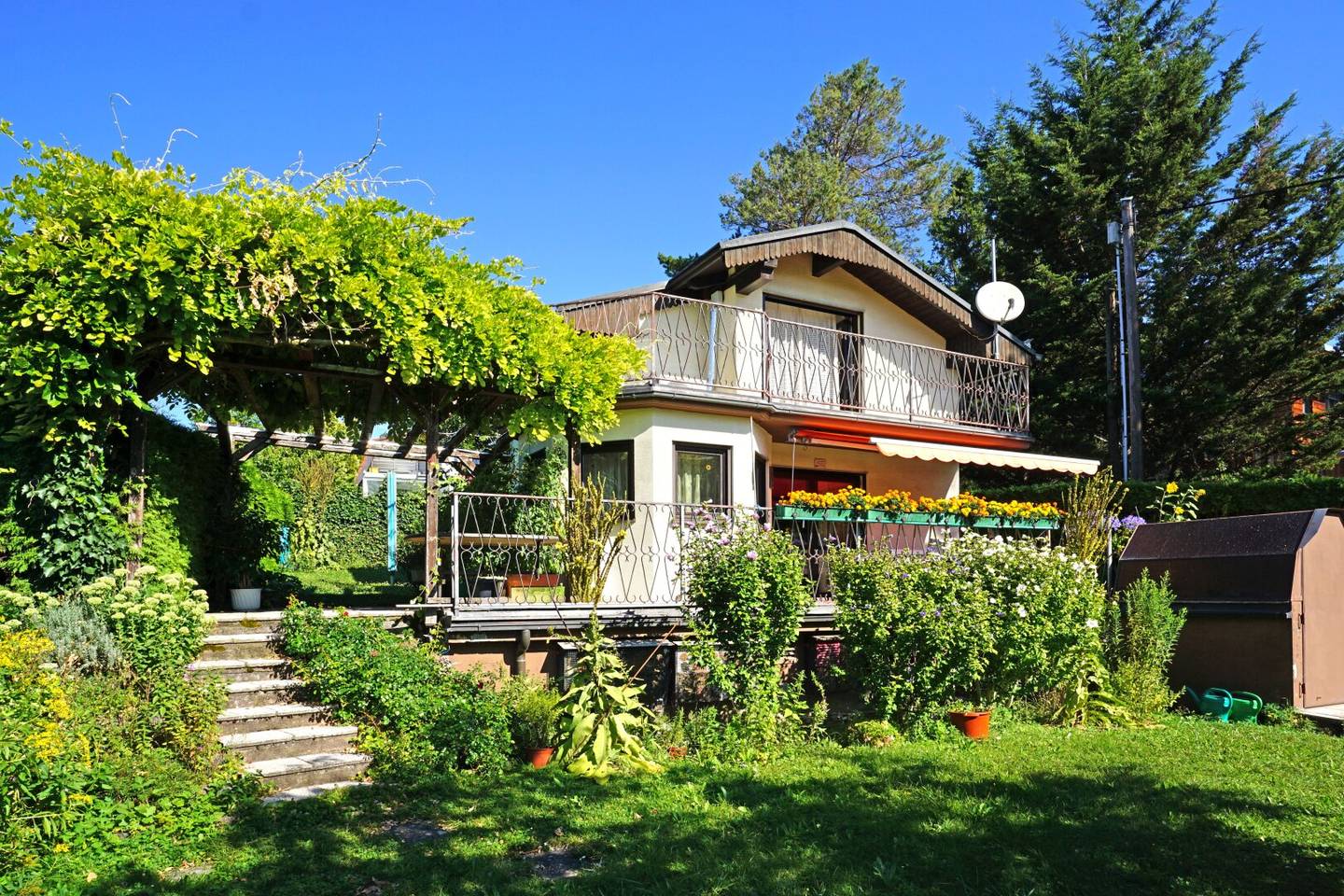 Garden House on a Double Parcel in Ownership Ober St. Veit near the Lainzer Tiergarten