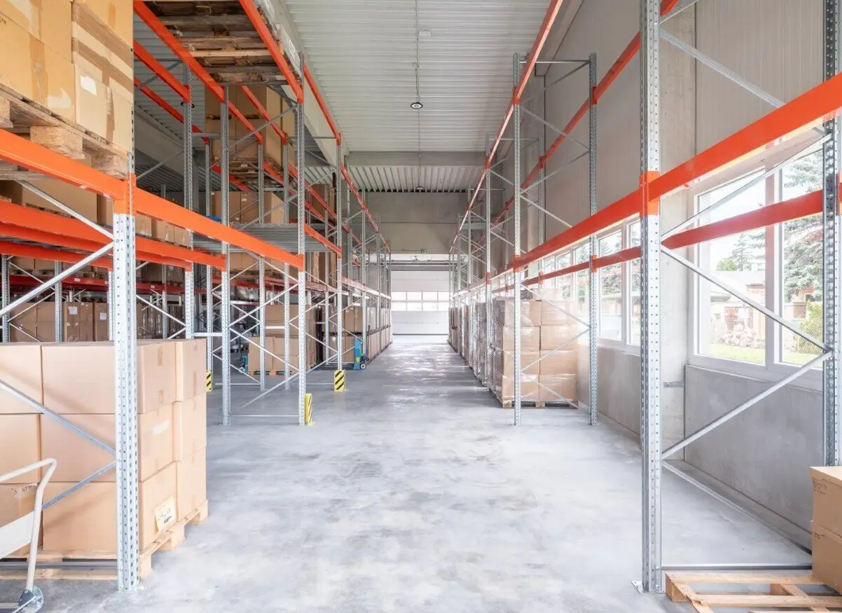 Modern operating facility with expansion potential on a 6,712 m² site