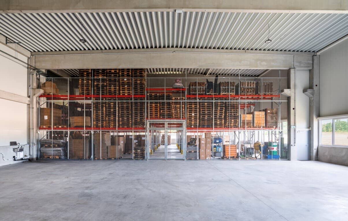 Modern operating facility with expansion potential on a 6,712 m² site