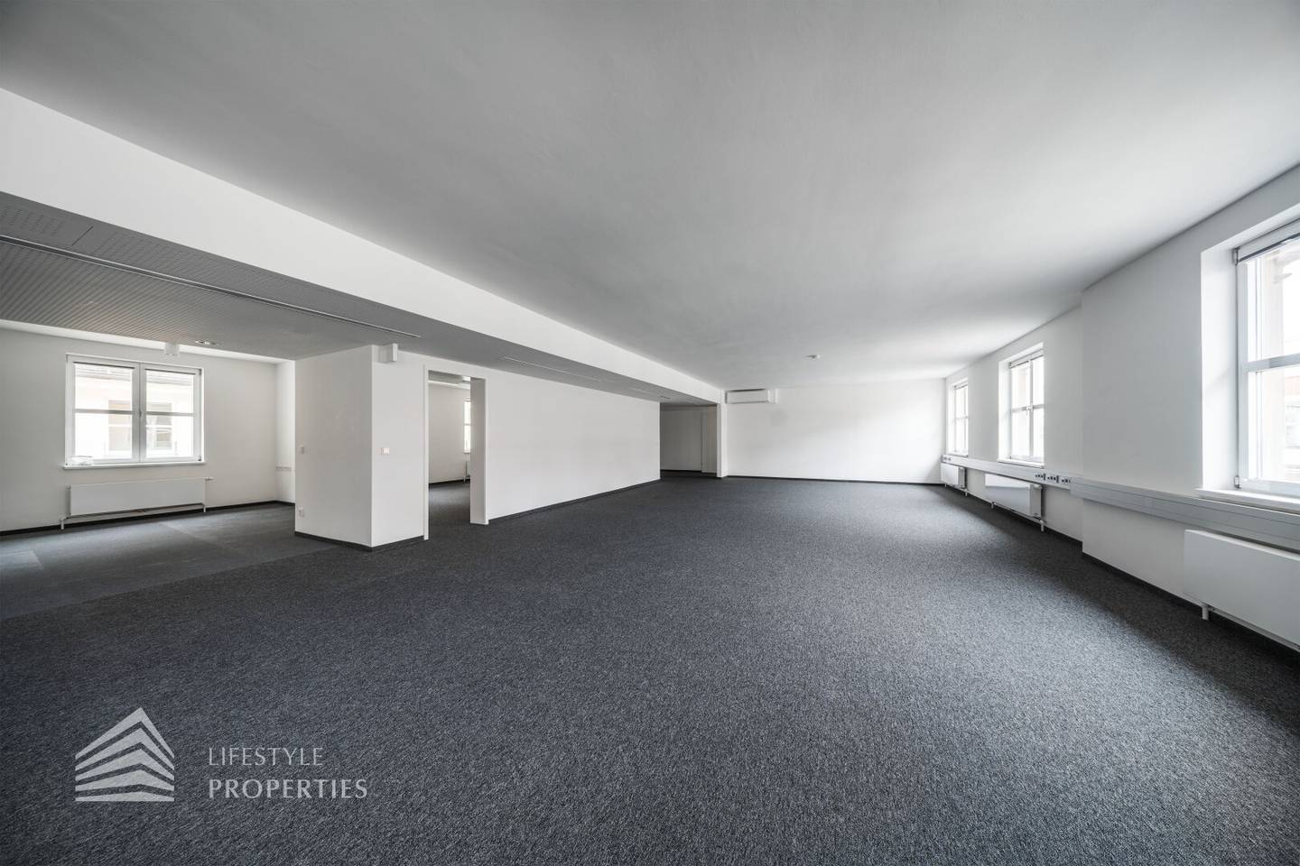 First occupancy! Elegant 4 room office in top location