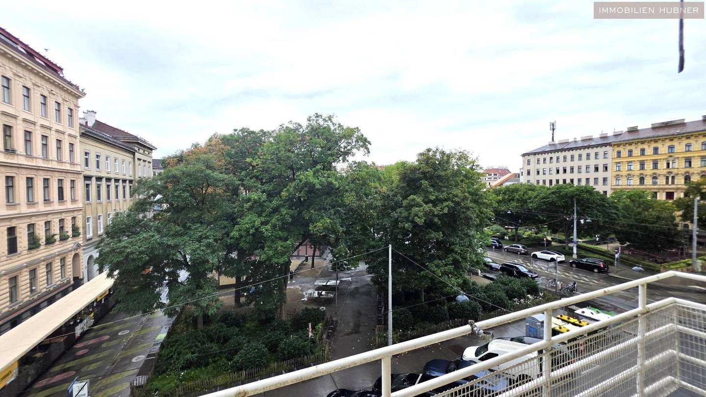 Wohnung am Urban Loritz Platz mit Balkon