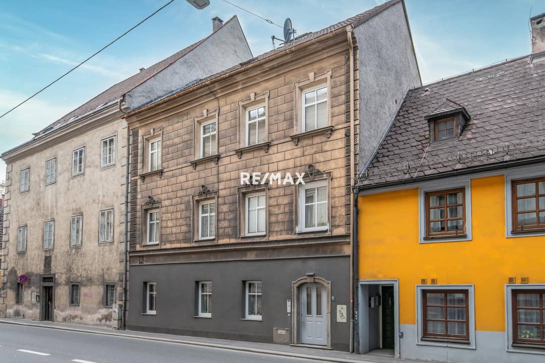 Zinshaus in Linz-Domnähe im Zentrum mit Ausbaupotenzial, 9 Wohnungen