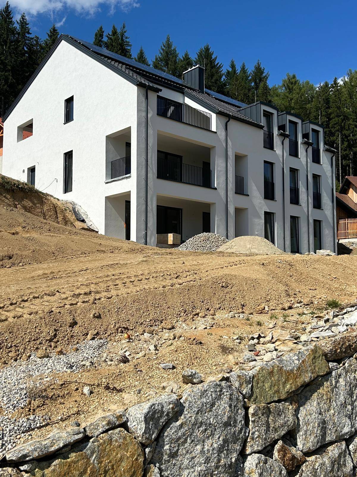 Erdgeschosswohnung Neubau mit Terrasse und Privatgarten