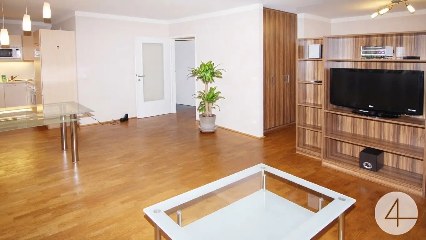 Wohnung ruhiger Lage mit Tiefgaragenplatz