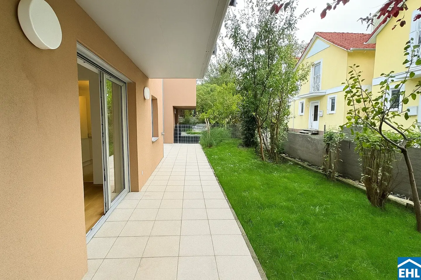 Familienwohntraum in ruhiger Lage: Geräumige 3-Zimmer-Wohnung mit Eigengarten