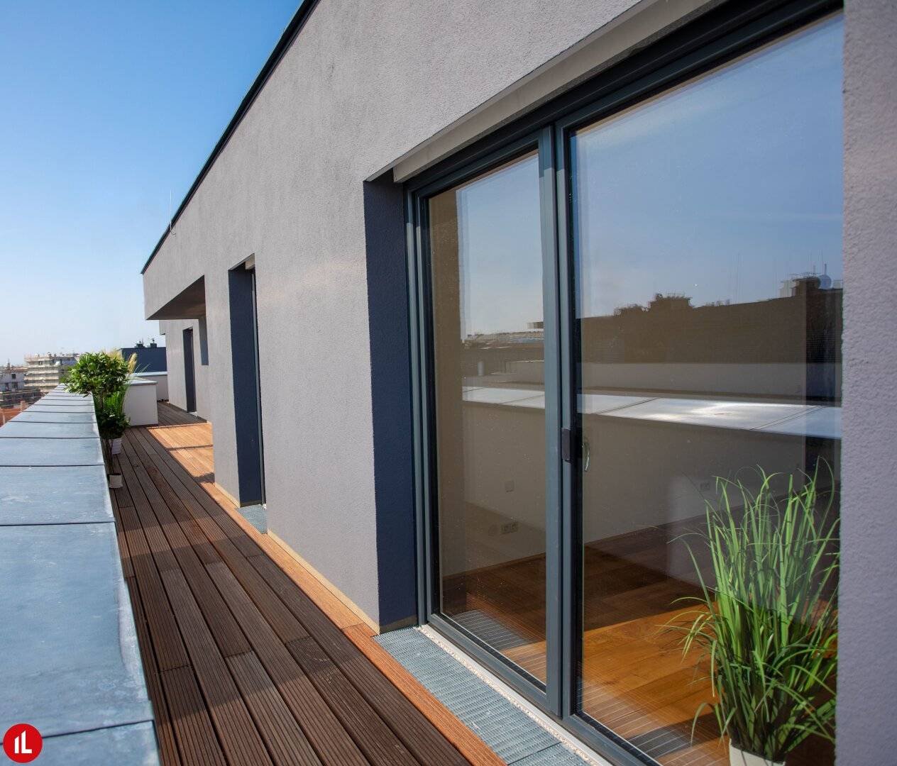 Top floor apartment with large southwest terrace and new build standard