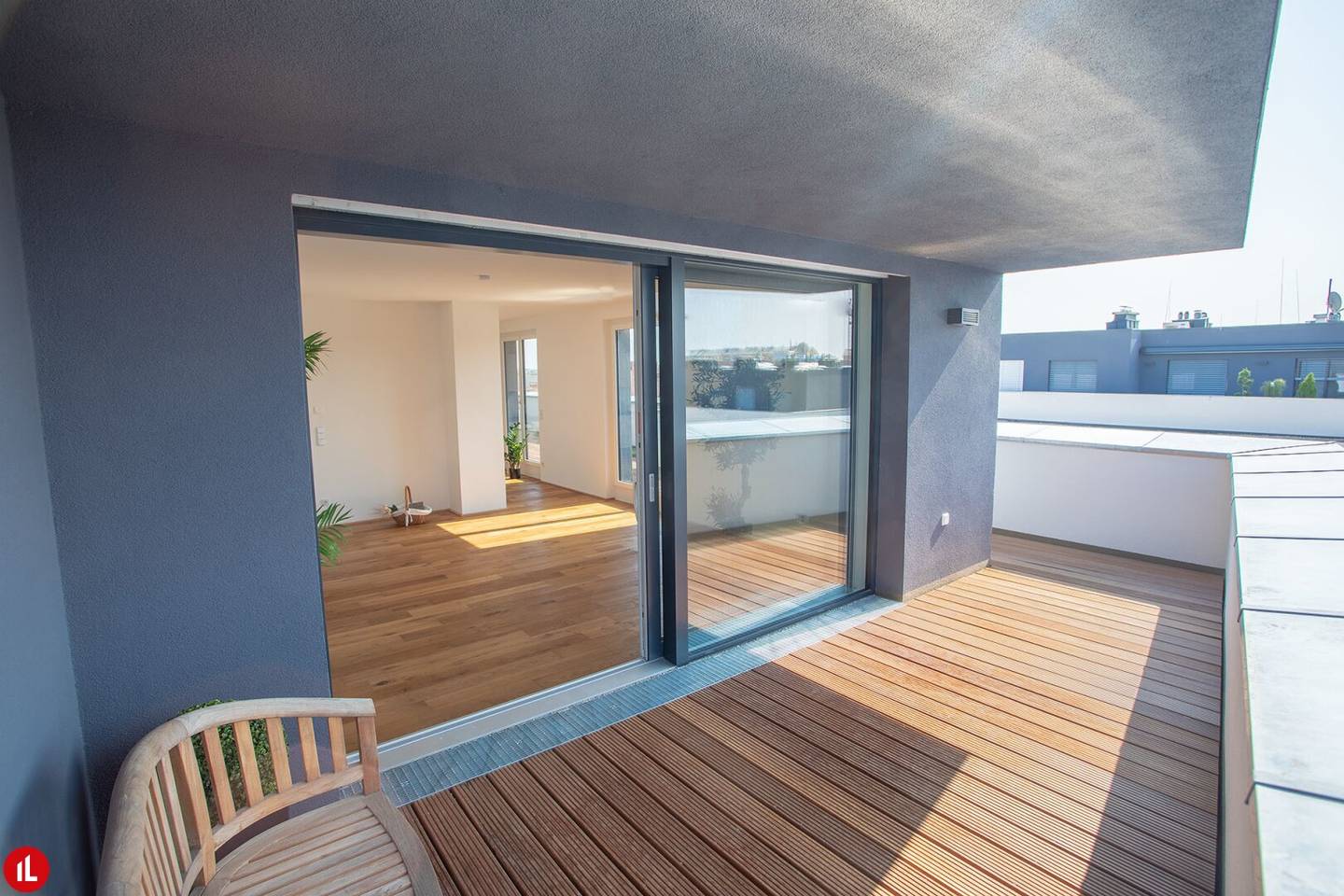Top floor apartment with large southwest terrace and new build standard