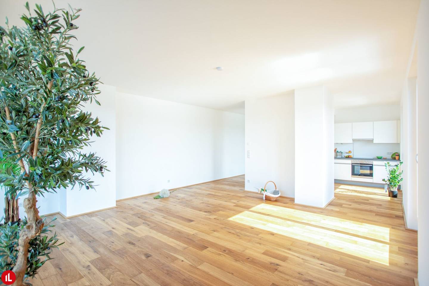Top floor apartment with large southwest terrace and new build standard