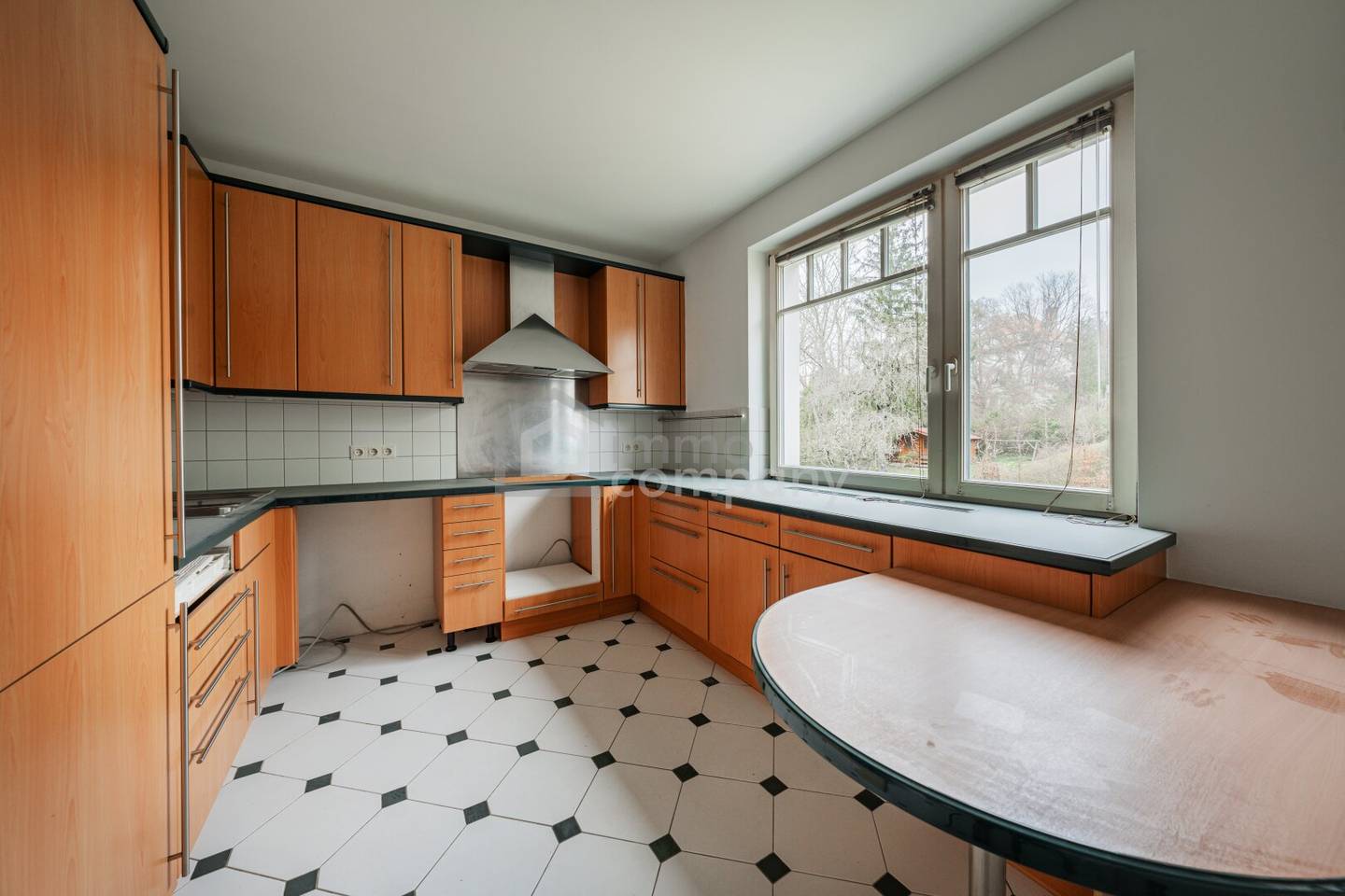 Potential - Charming old building family villa with 9 rooms on 3 levels in Grinzinger Best Location