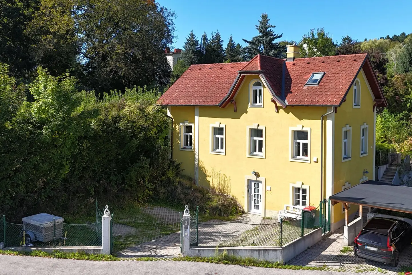 Charming Wienerwald Villa in a premier residential area in Pressbaum