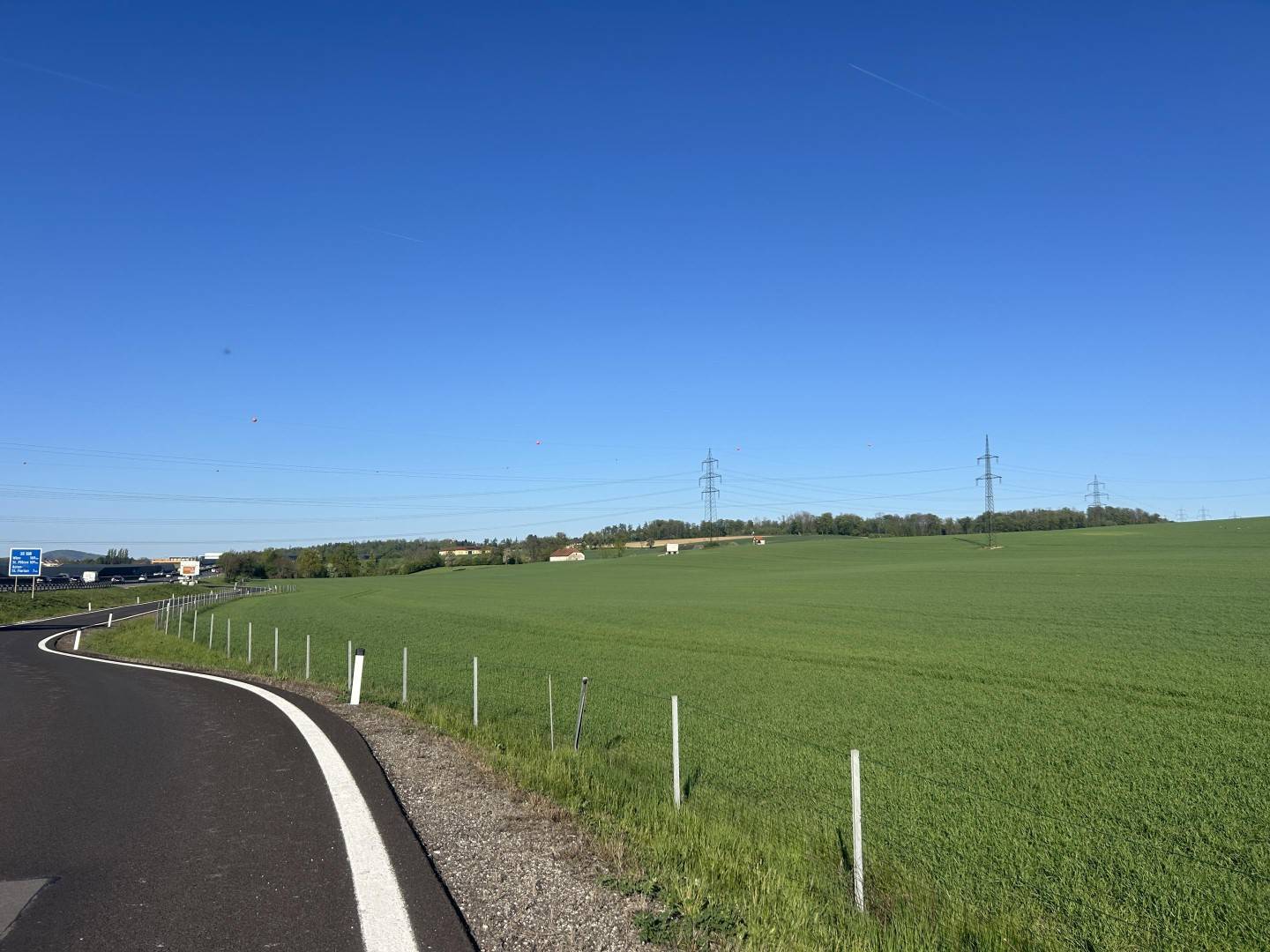 Grünland   FÜR Ackerbau  mit einer leichten Widmungsfantasie   17 Hektar