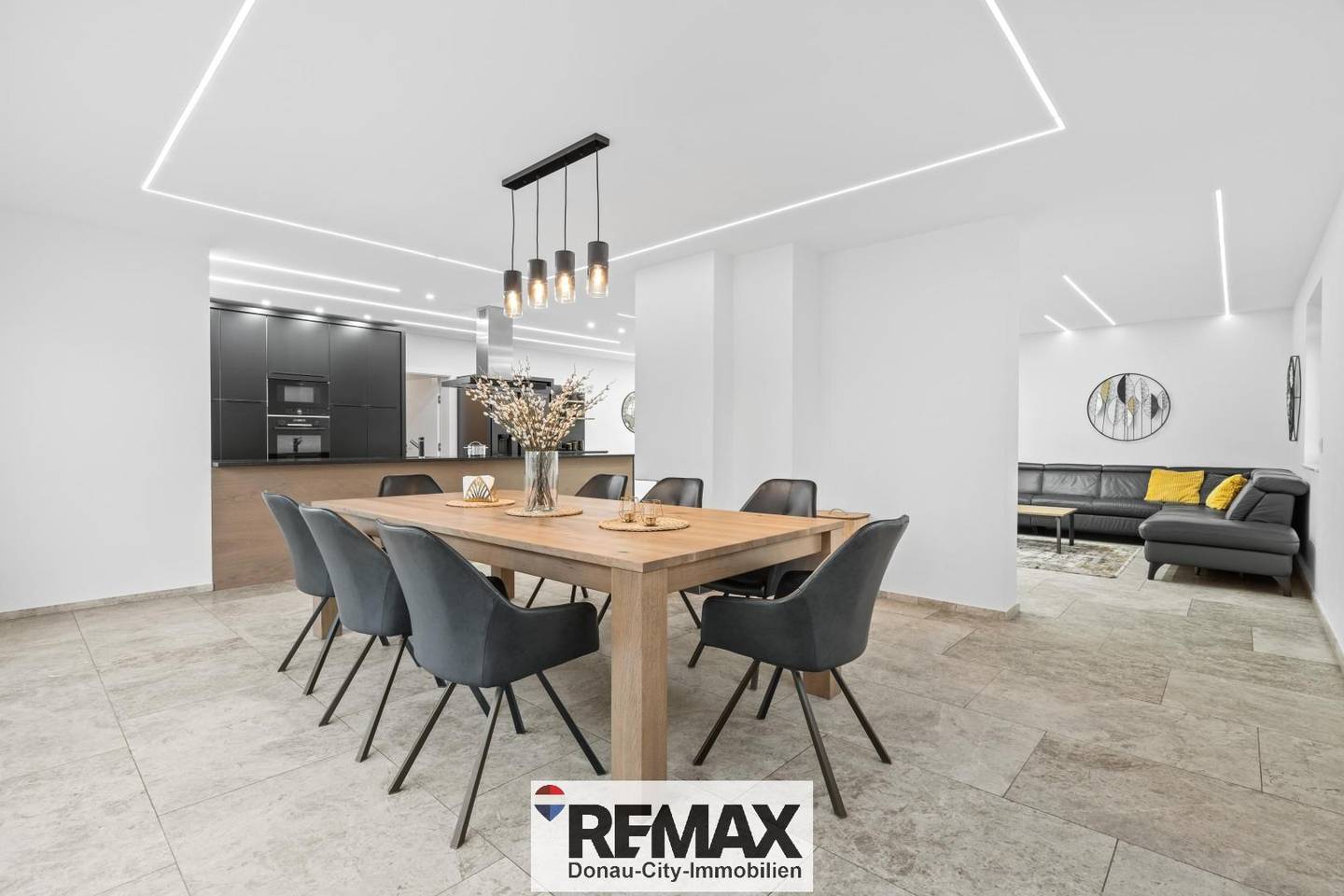 <b>"Exklusives Einfamilienhaus in Mannswörth – Luxus, Komfort und Lebensfreude unter einem Dach"</b>