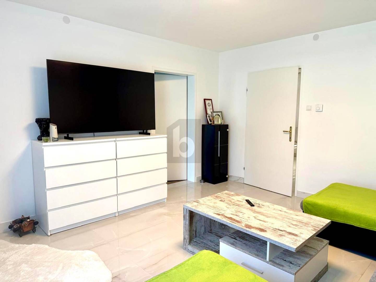 Teilrenovierte Maisonettewohnung mit Garten und Potenzial