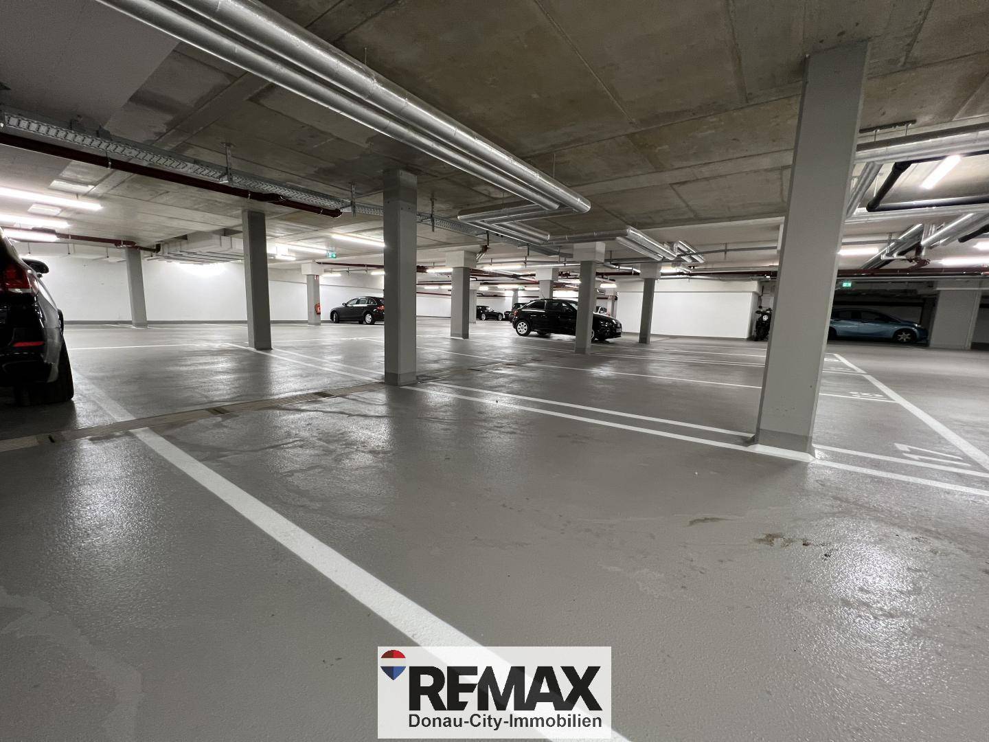 Tiefgaragenstellplatz in Wien-Liesing, nahe Lokalbahn, 12,5 m²