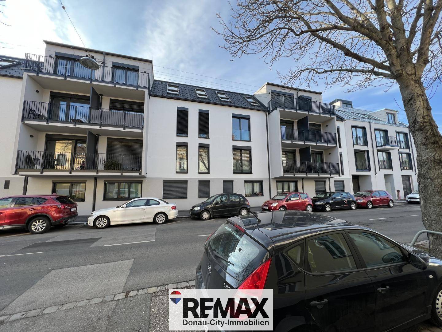 Tiefgaragenstellplatz in Wien-Liesing, nahe Lokalbahn, 12,5 m²