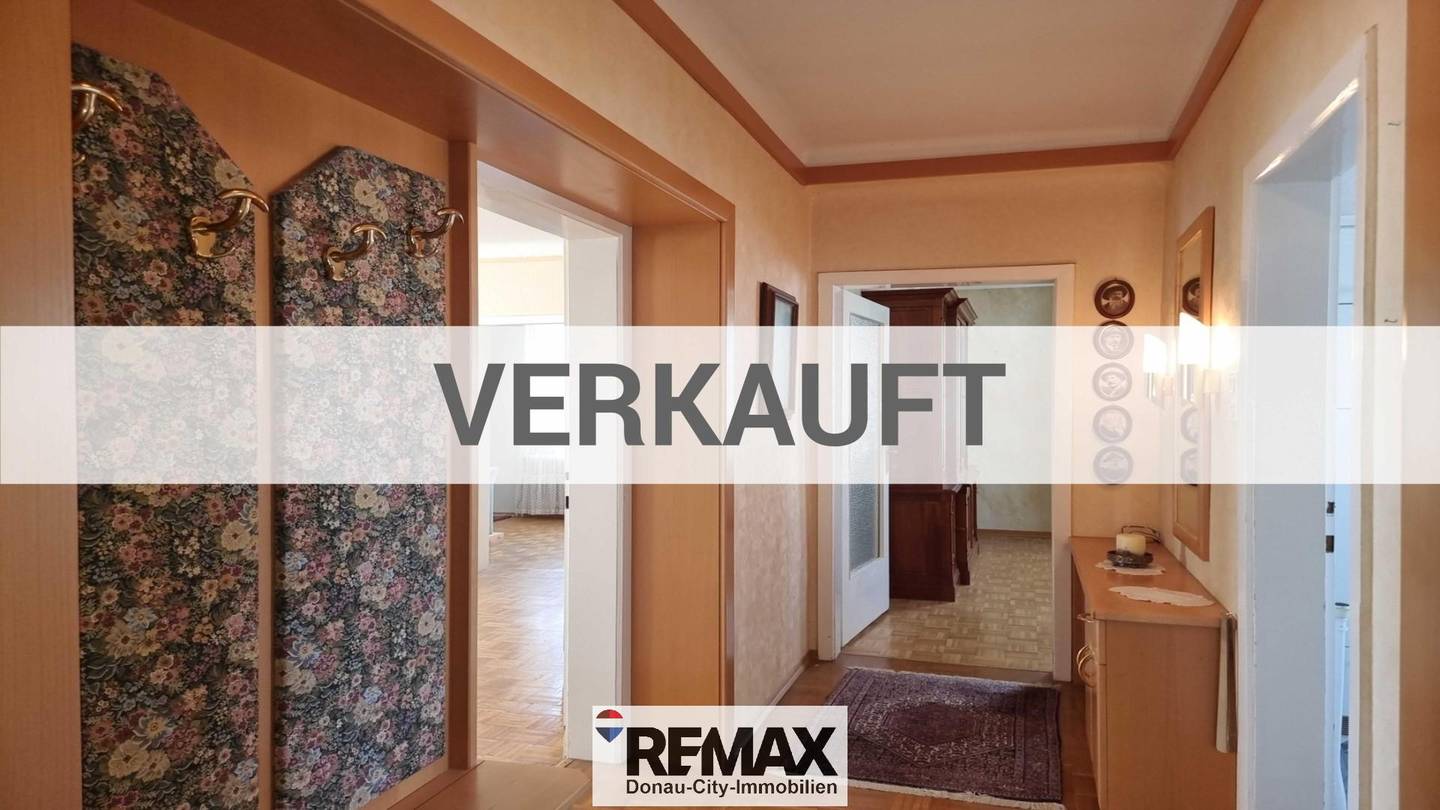 Apartment in cul de sac near shopping center