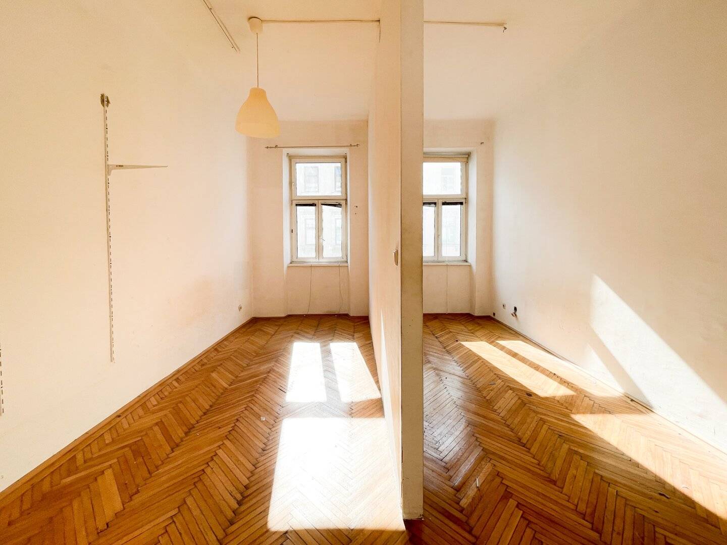 Apartment near Augarten old building with potential
