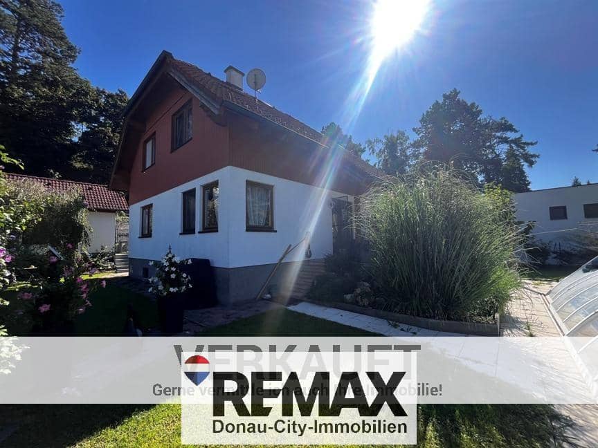 Solides Einfamilienhaus mit Garten und Pool in Altenberg Nähe Wien