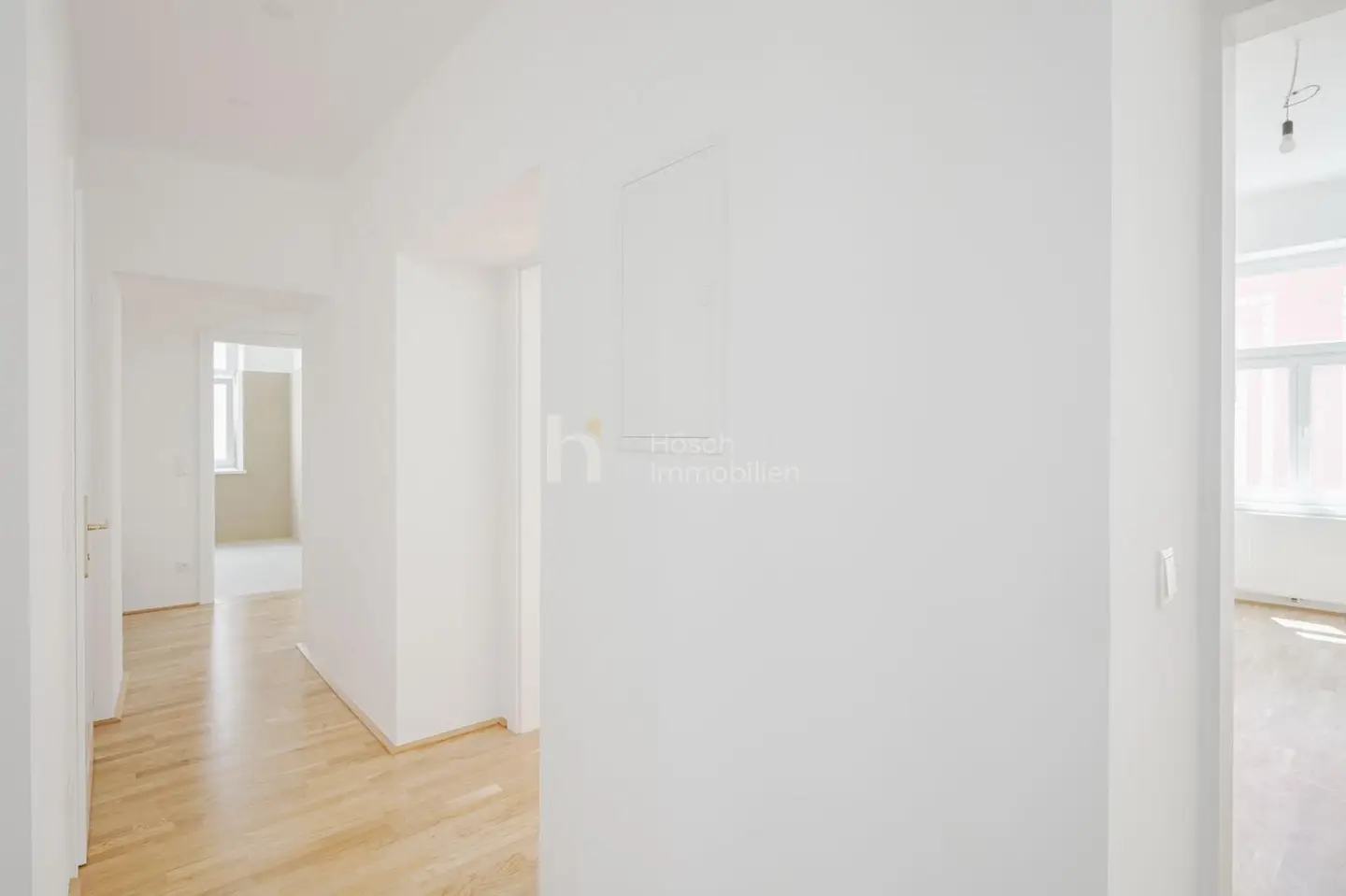Apartment with old building charm and elevator tenanted until 2028 near the main train station