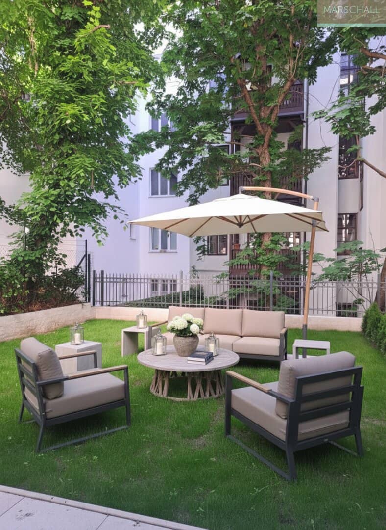 Old building apartment with garden near Volksoper