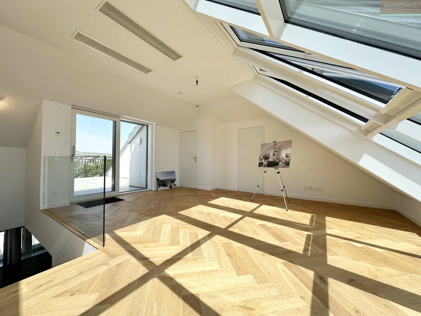 Penthouse in Döbling with Terrace and Garage