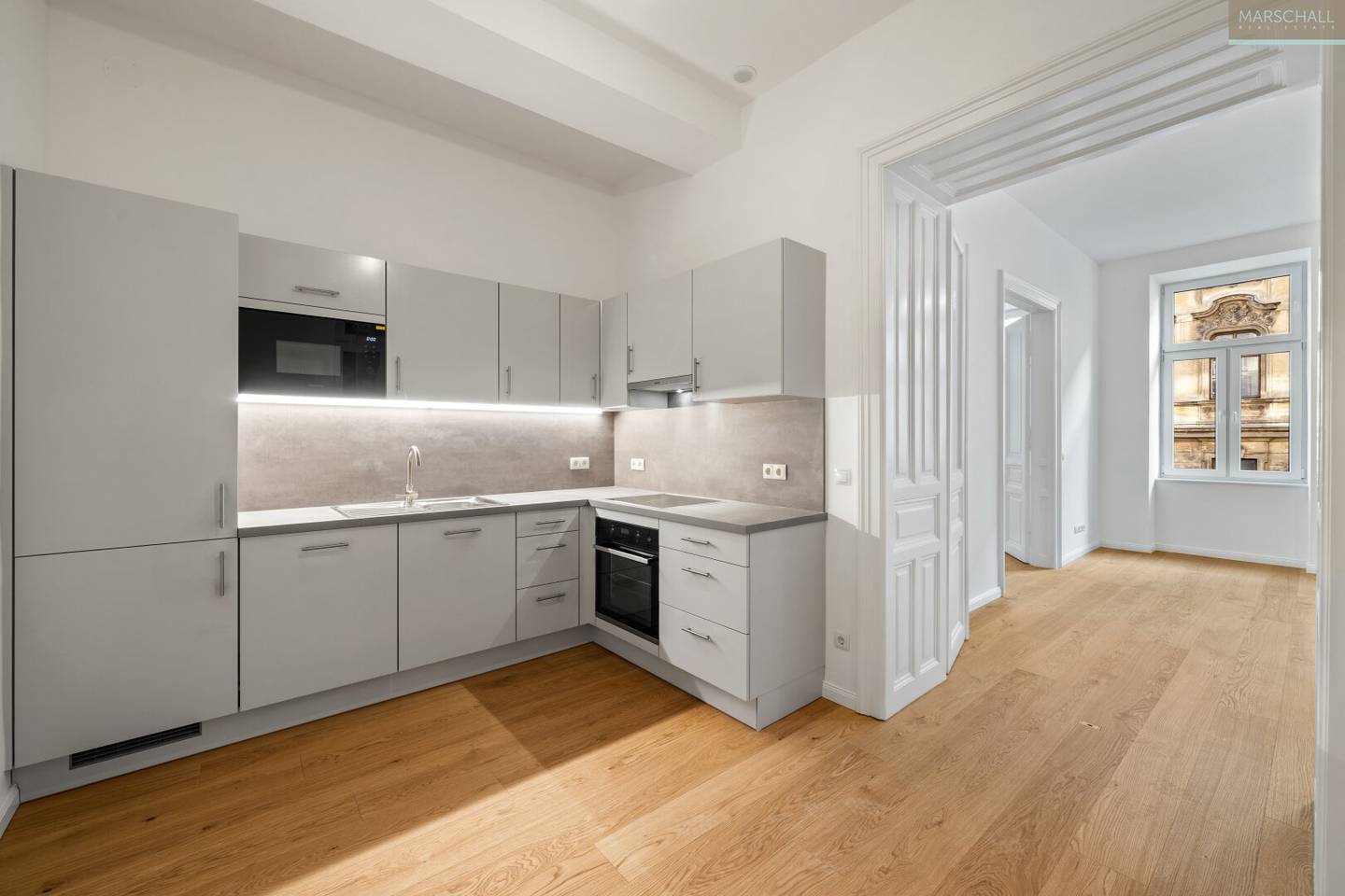 Renovated old building apartment near Volksoper
