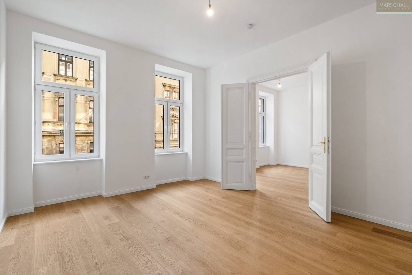 Renovated old building apartment near Volksoper