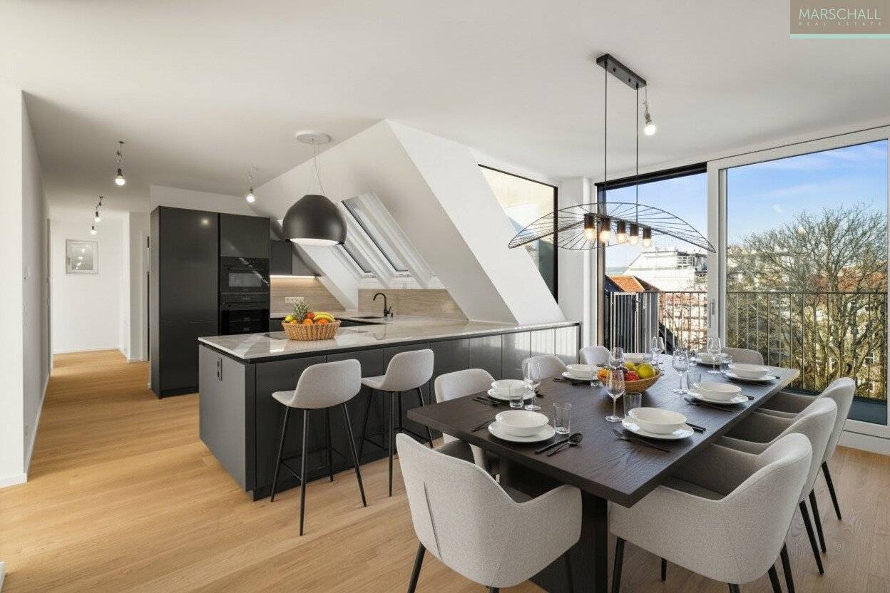 Dachgeschosswohnung with lift access and roof terrace
