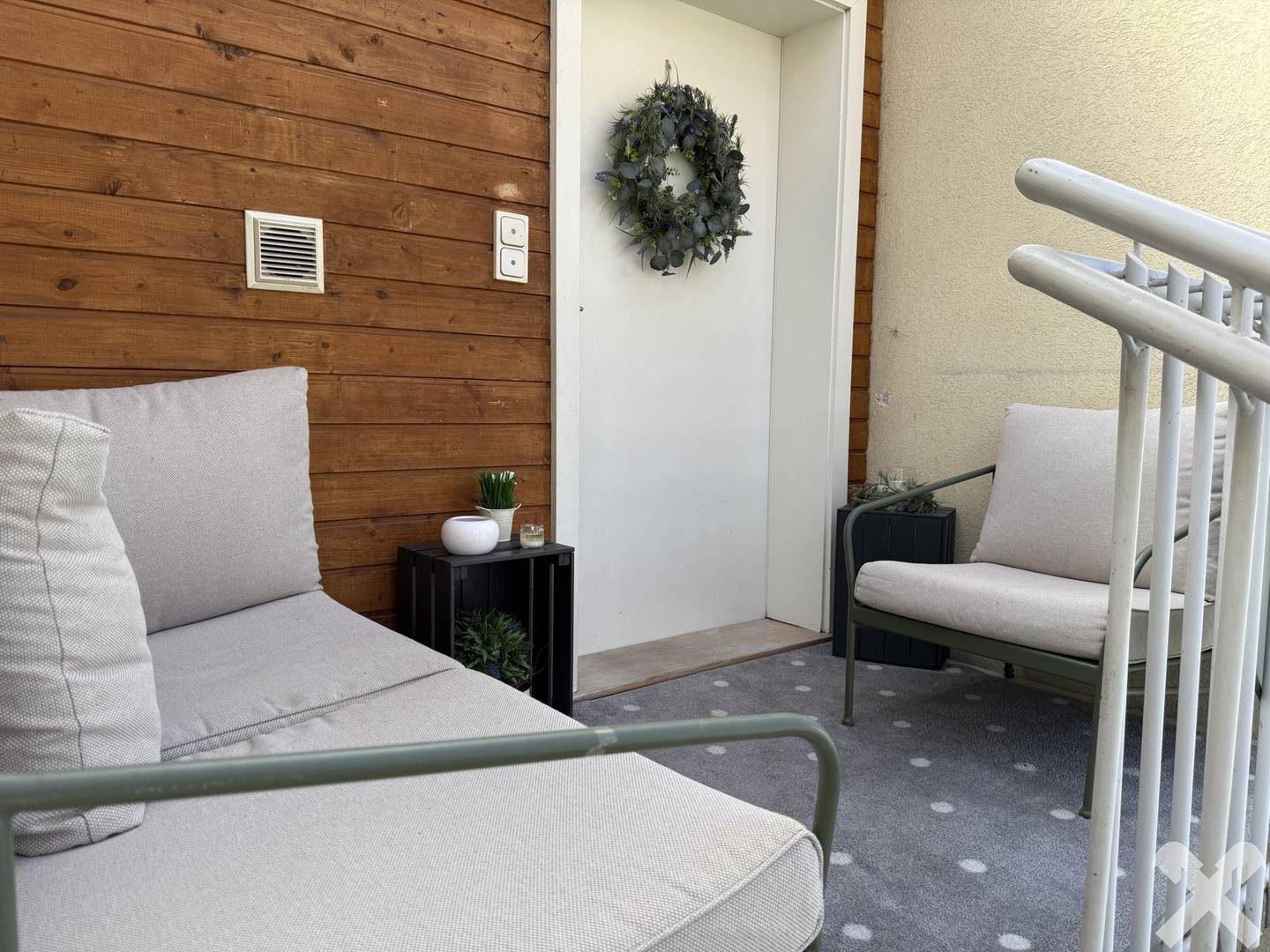 Dachgeschosswohnung mit Waldrandlage und Loggia