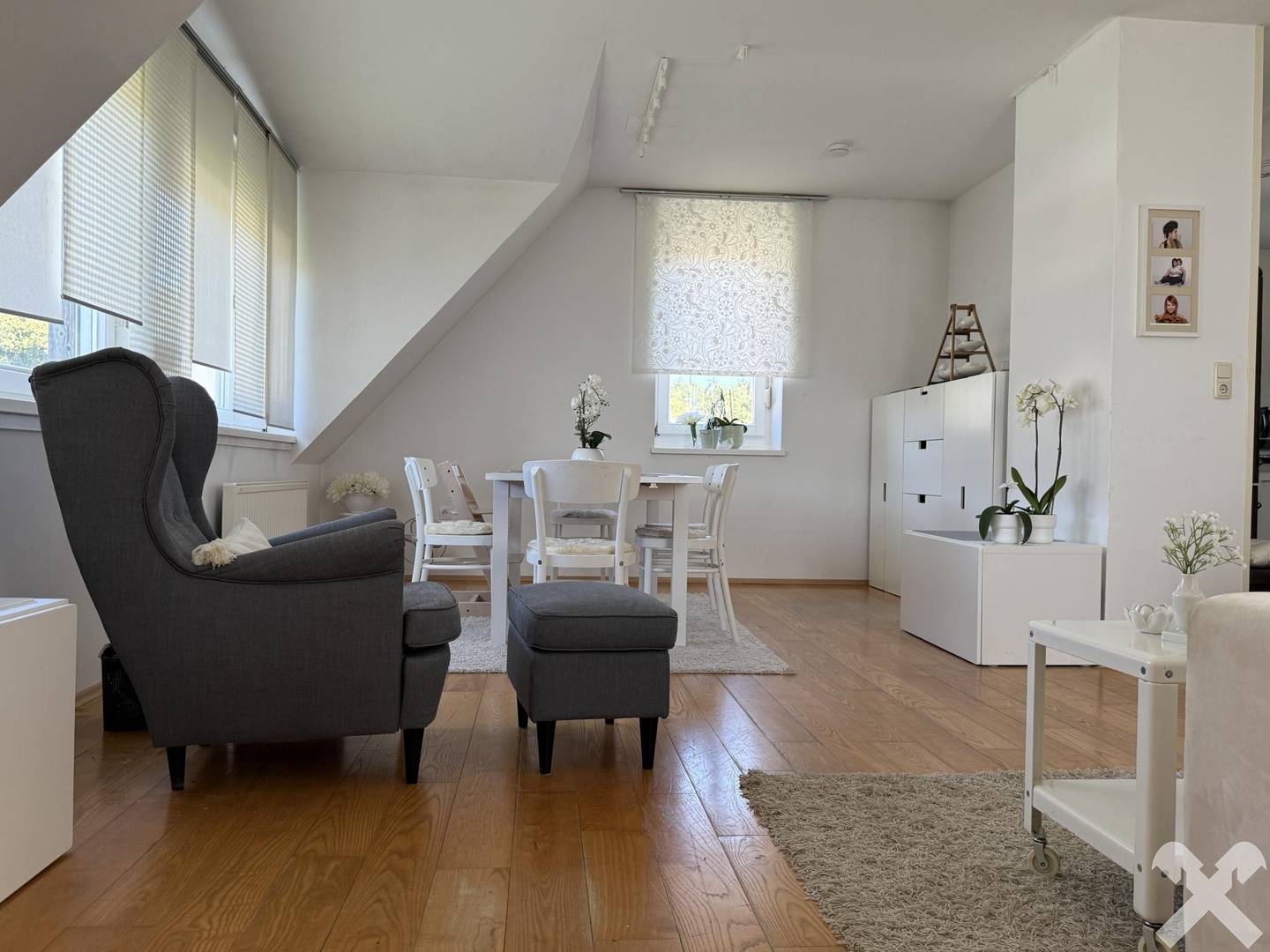 Dachgeschosswohnung mit Waldrandlage und Loggia