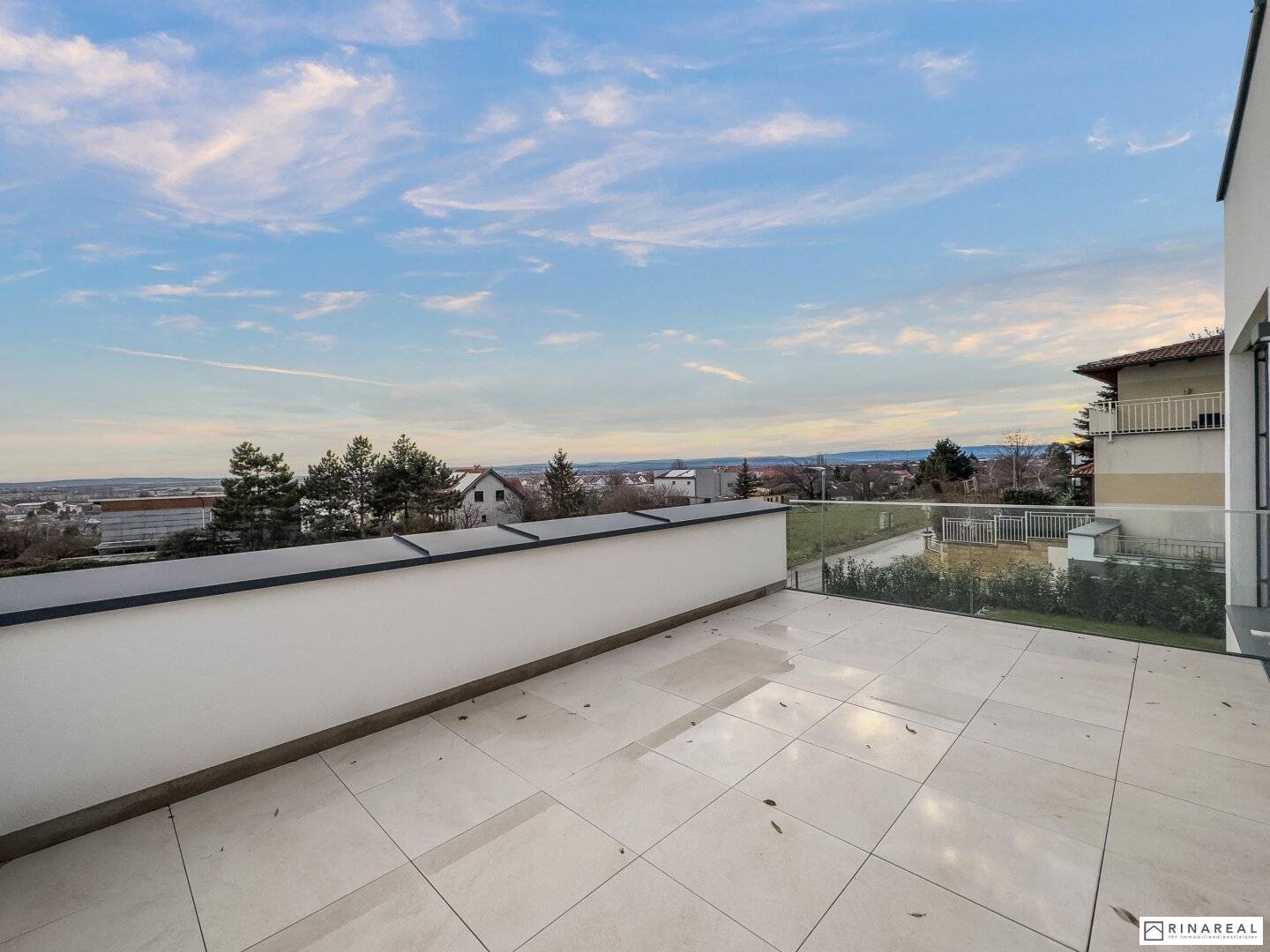 FÜR ANLEGER | VERMIETETE, wunderschöne, moderne & lichtdurchflutete Doppelhaushälfte | 5 Zimmer - ca. 143 m² | AHORNGASSE - St. Georgen, Eisenstadt