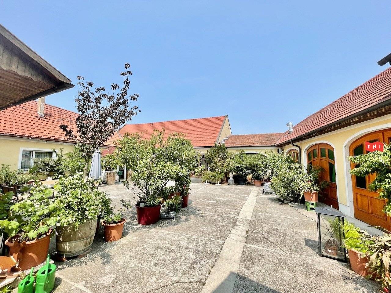 Tradititioneller Vierkanthof mit 2 Wohnhäusern, ideal als Gemeinschaftspraxis Nähe Stift Göttweig bei Krems