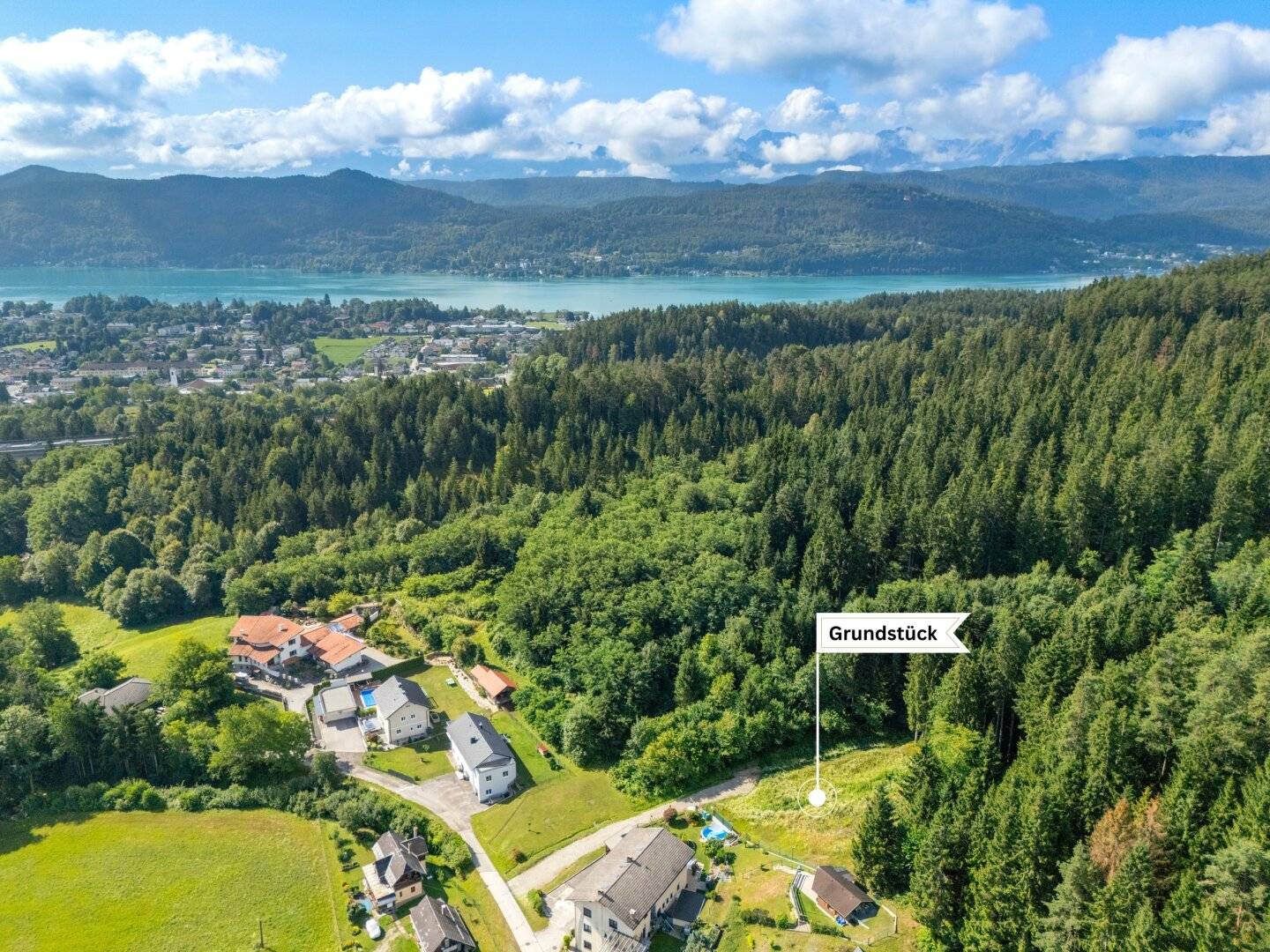 Dreamlike building plot in a quiet location near the lake 2,069 m² for your own home