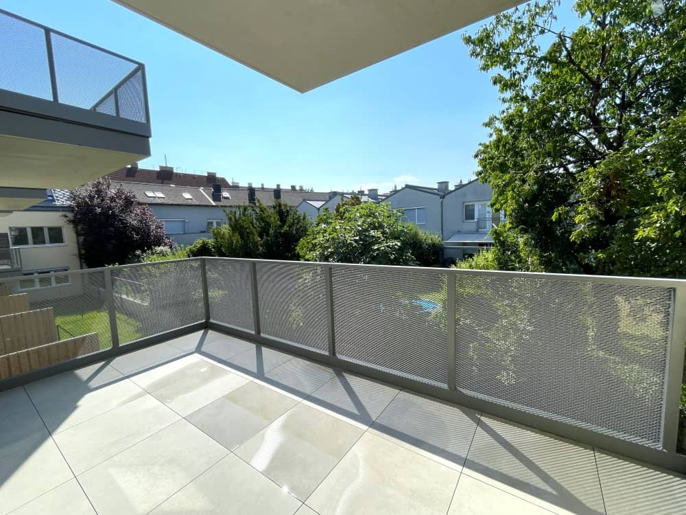 Apartment first occupancy balcony Liesing