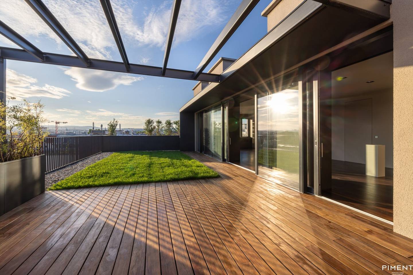 Penthouse with garden terrace and far view