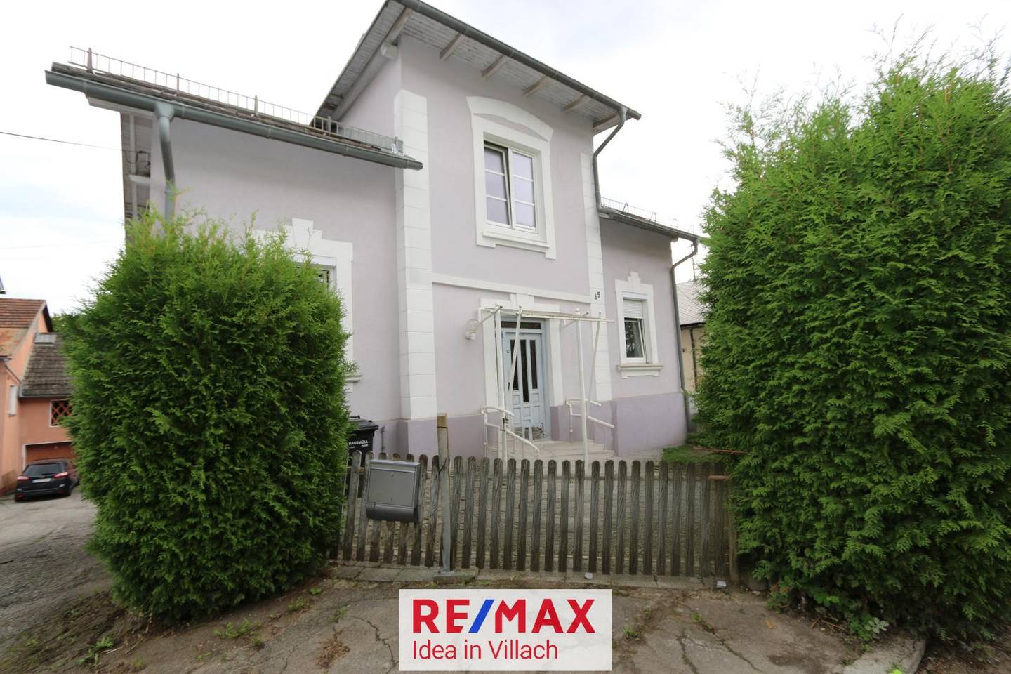 Einfamilienhaus am Stadtrand von Villach-Völkendorf mit 7 Garagen